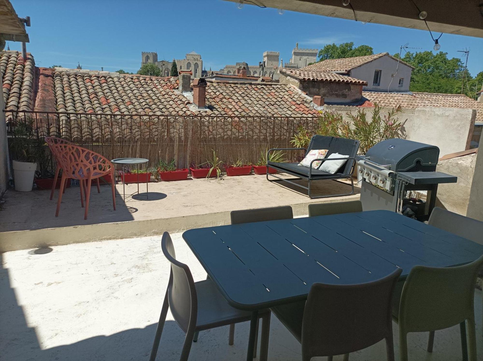 Maison intra muros, terrasses avec vue jaccuzzi et garage Avignon Chambre photo